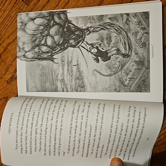 Book Leviathan Scott Westerfeld - Picture 5 of 5